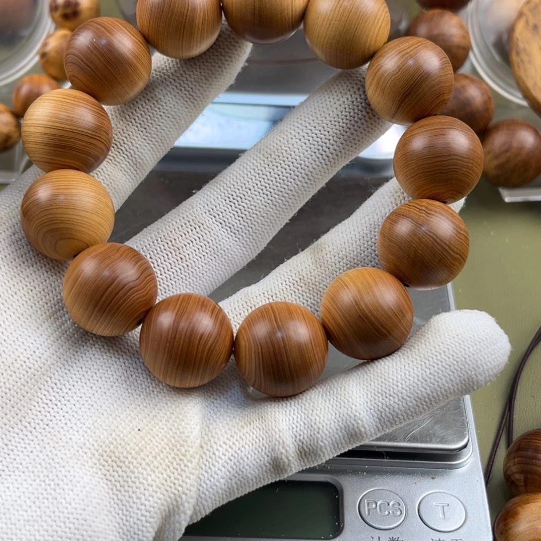 雪***焰无事牌柏木1.8偏黑油