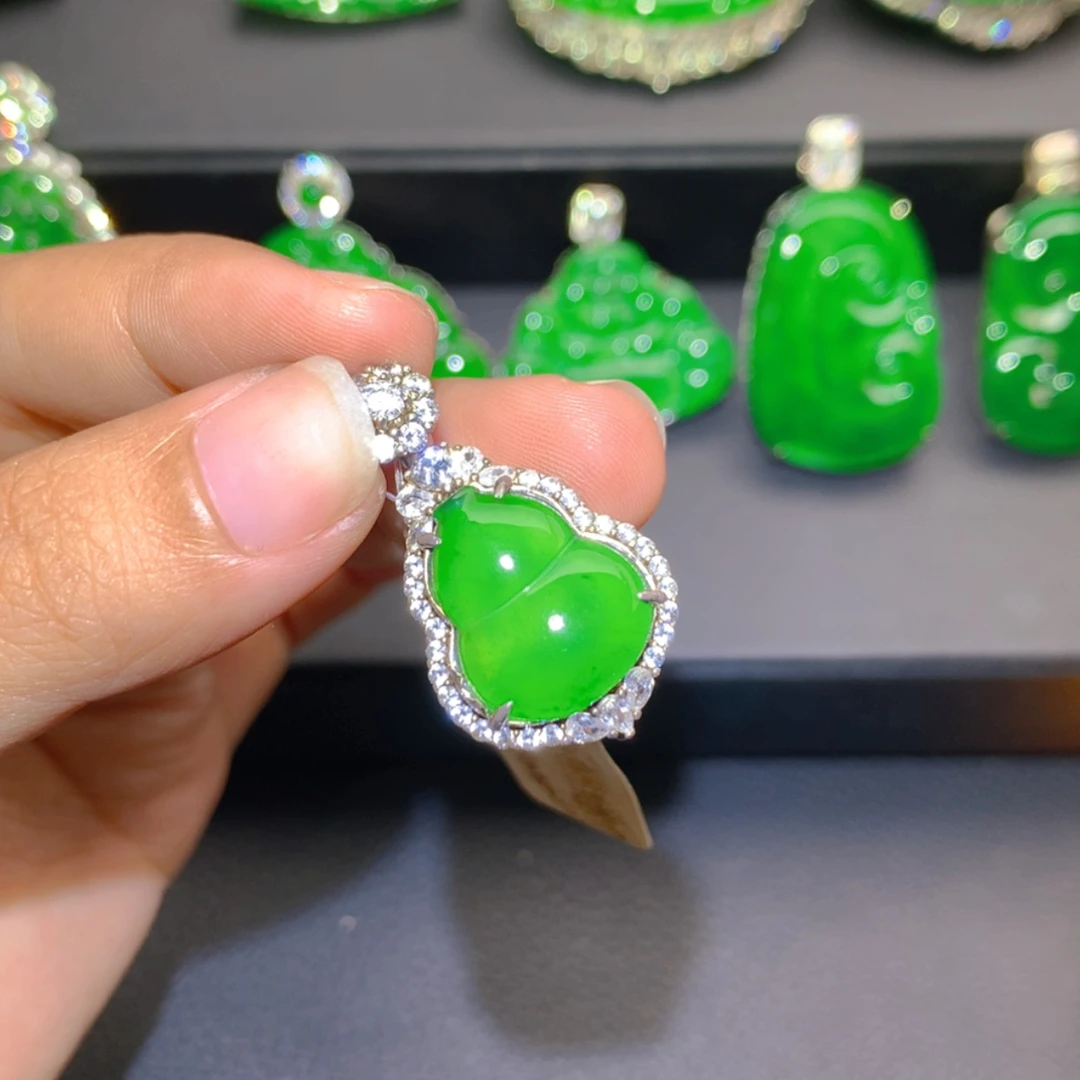 【闪购商品】吊坠(不含链)银S925镶嵌翡翠