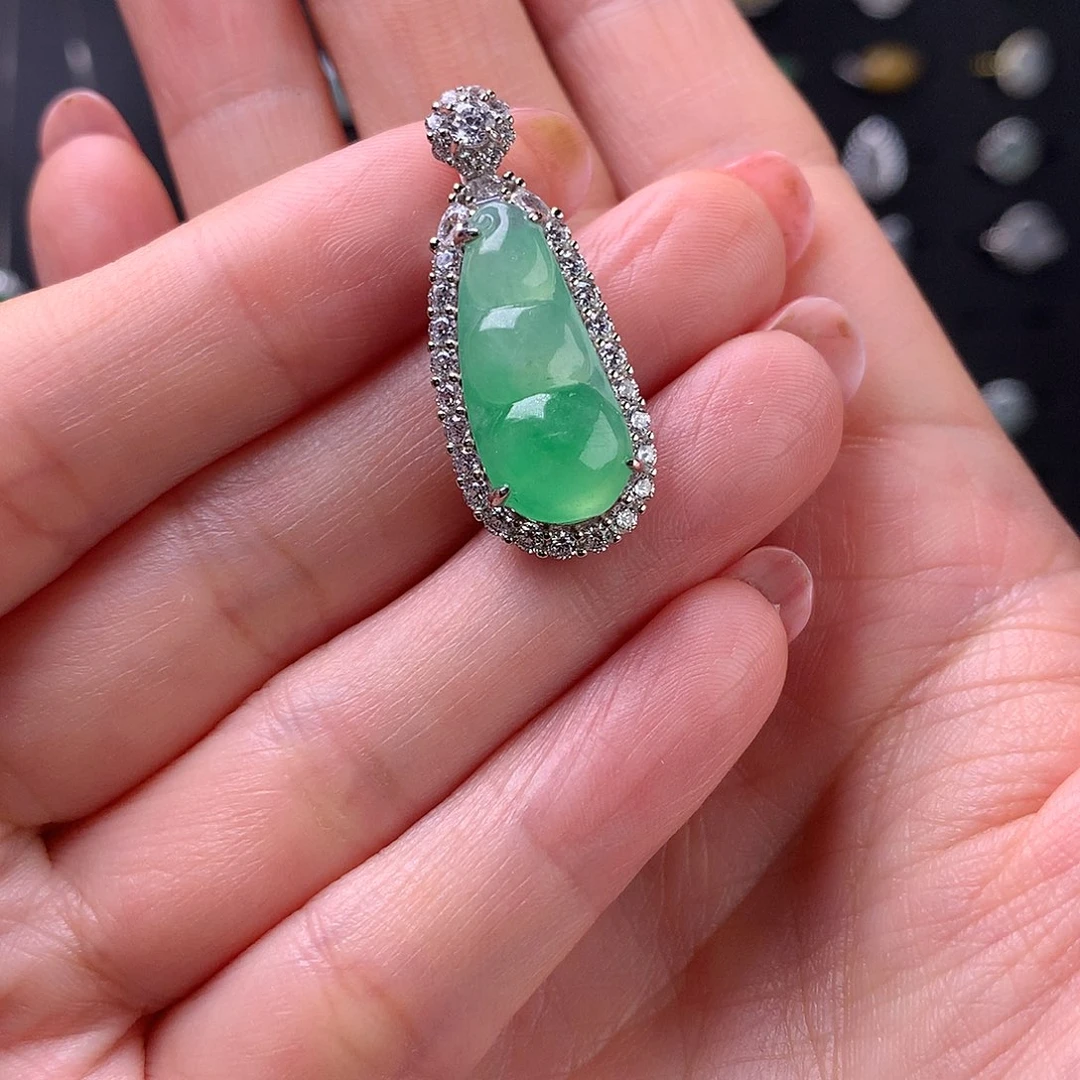 颈饰银S925镶嵌翡翠1111111