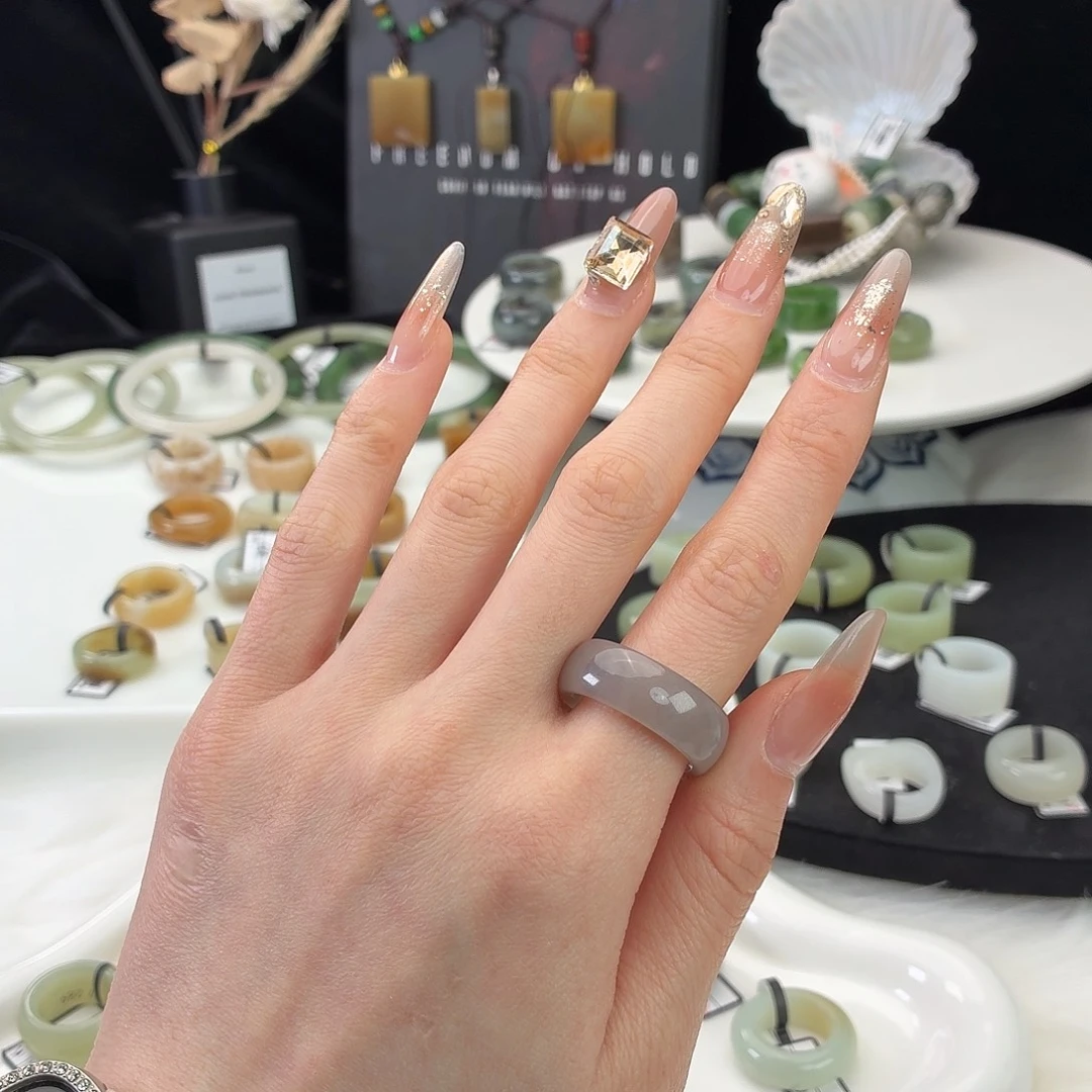 和田玉（糖玉）未镶嵌戒指j64芋泥紫轮胎18.7