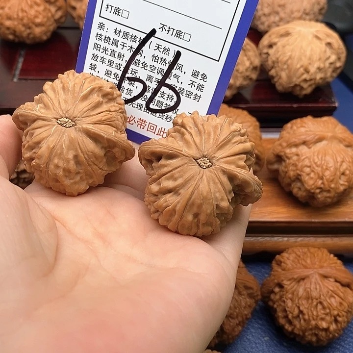 恨***铁桃核吊坠磨盘狮子头42