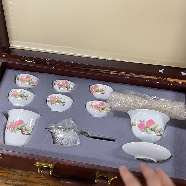 孤品茶具套装等。