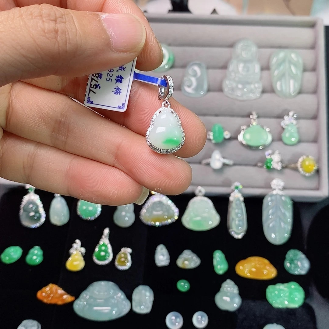翡翠银S925镶嵌颈饰葫芦