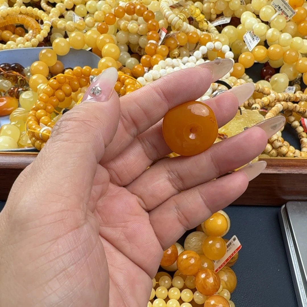 琥珀未镶嵌珠宝奇石