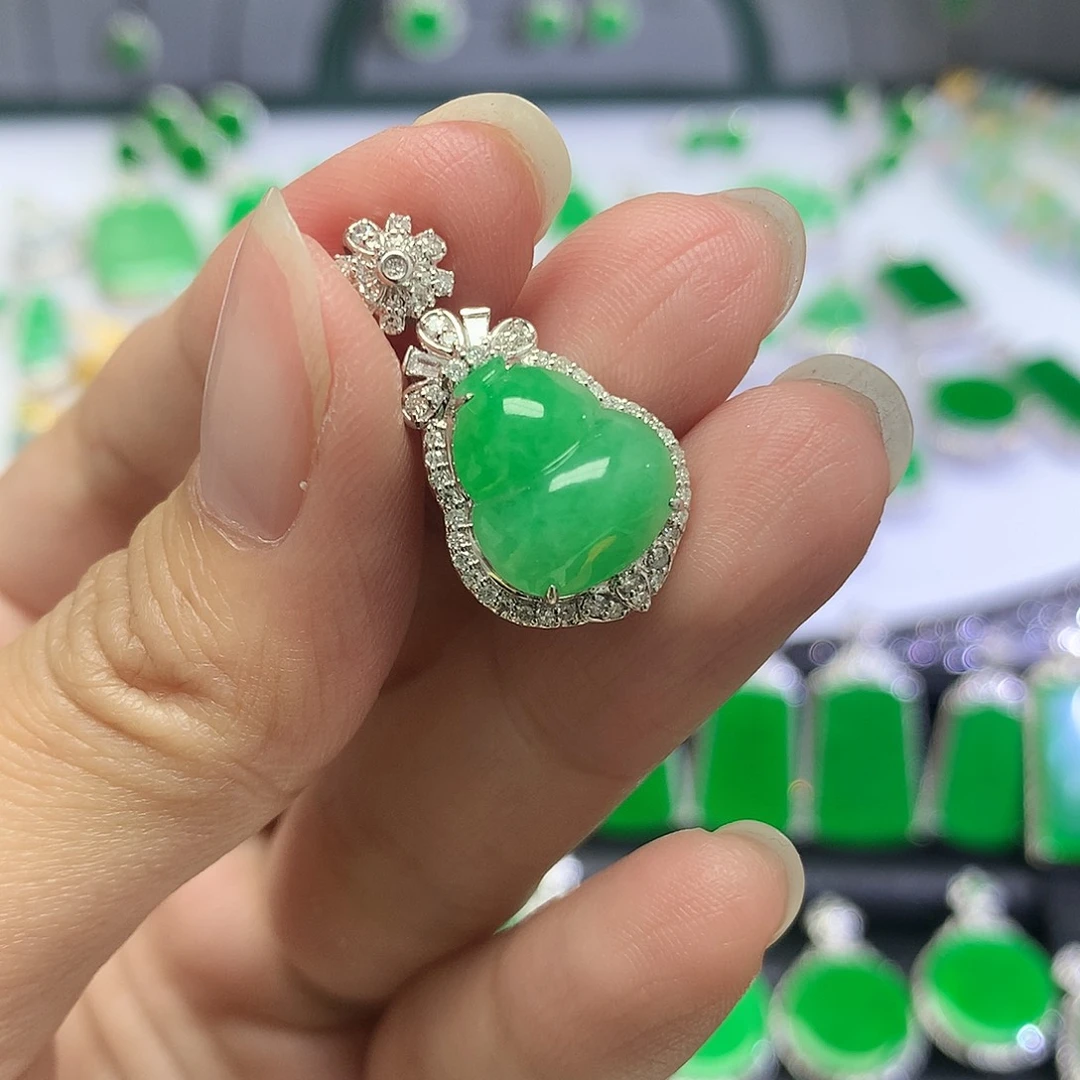吊坠(不含链)18K金镶嵌翡翠
