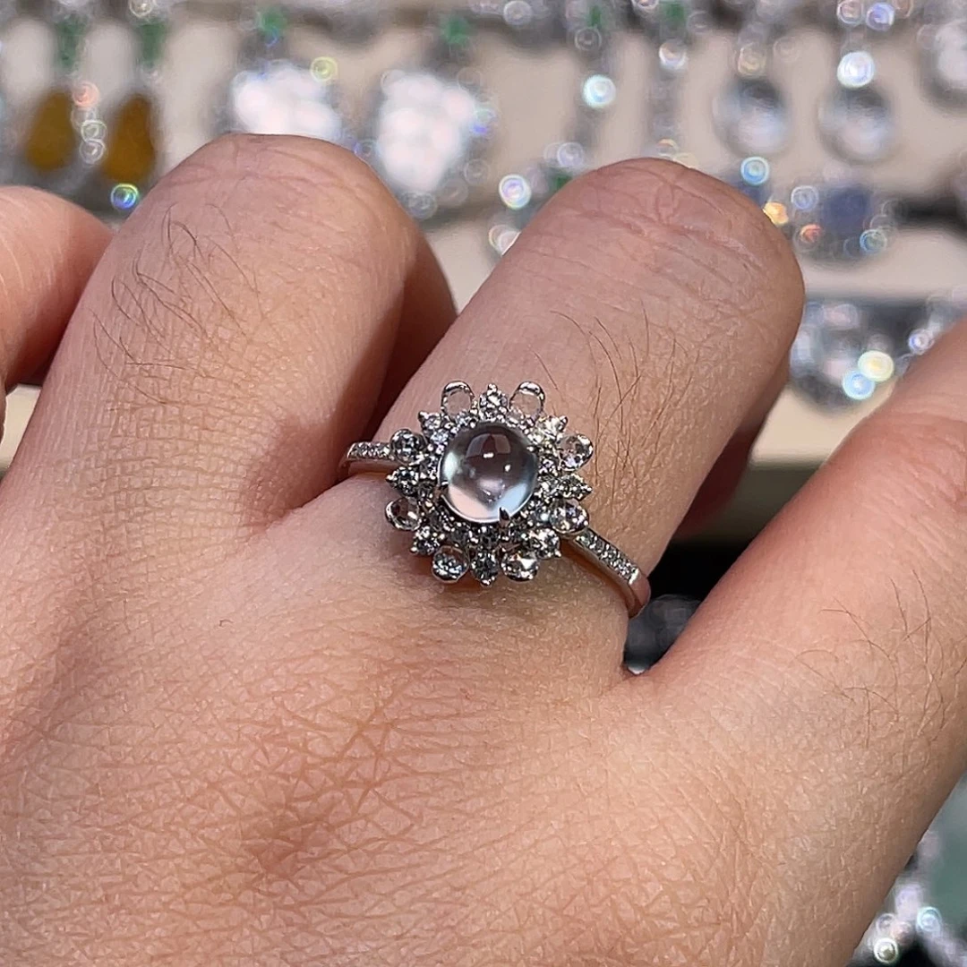 翡翠18K金镶嵌戒指玻璃种冰蛋