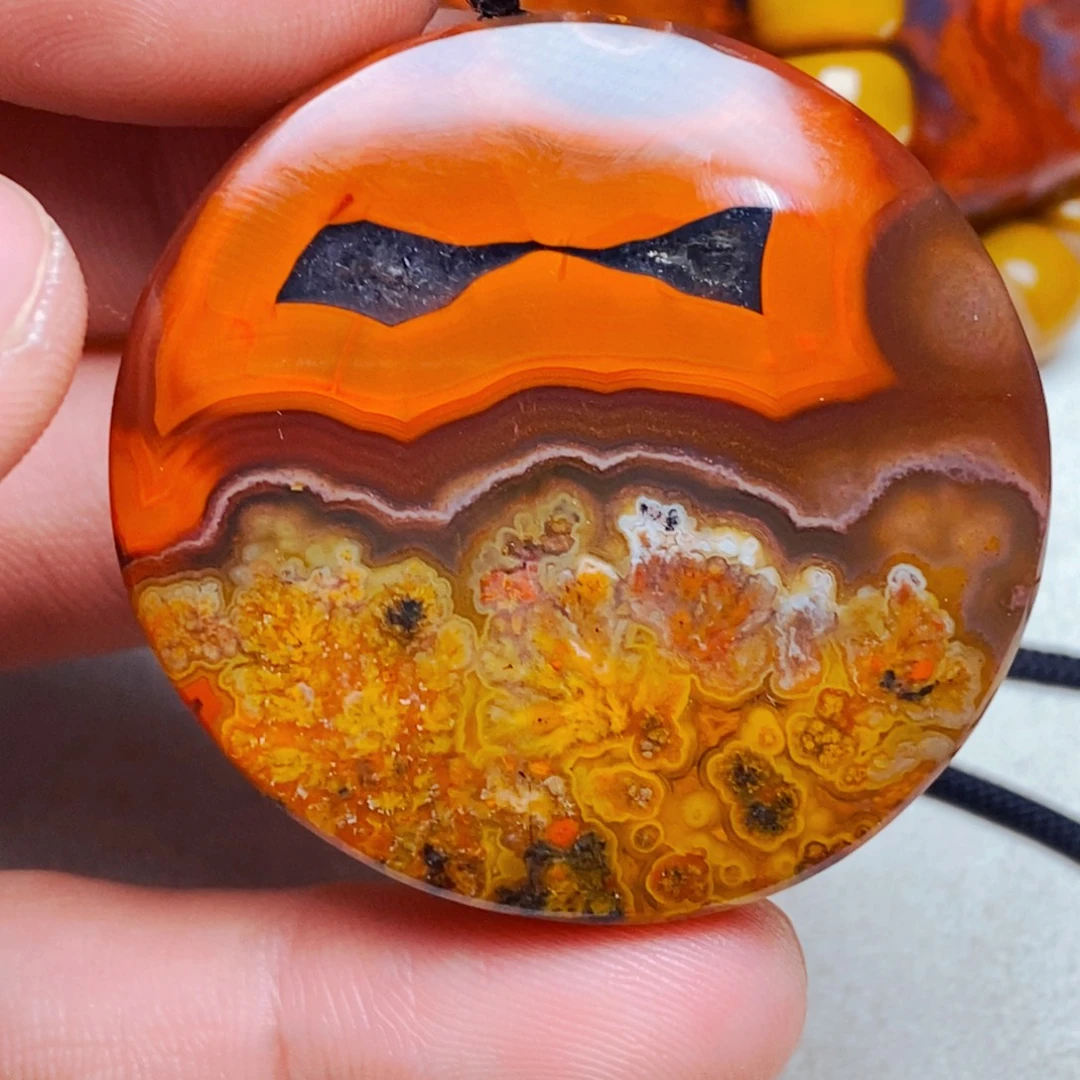 青***水玛瑙/玉髓未镶嵌颈饰