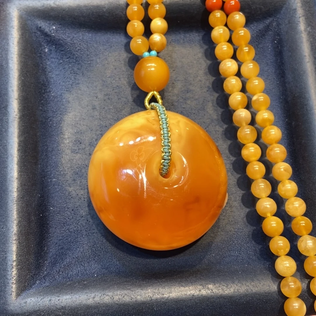 琥珀未镶嵌颈饰蜜蜡