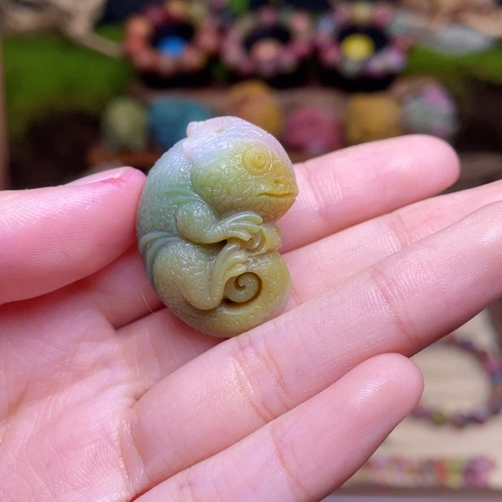 ****岚玛瑙/玉髓未镶嵌珠宝半成品盐源玛瑙蜥蜴