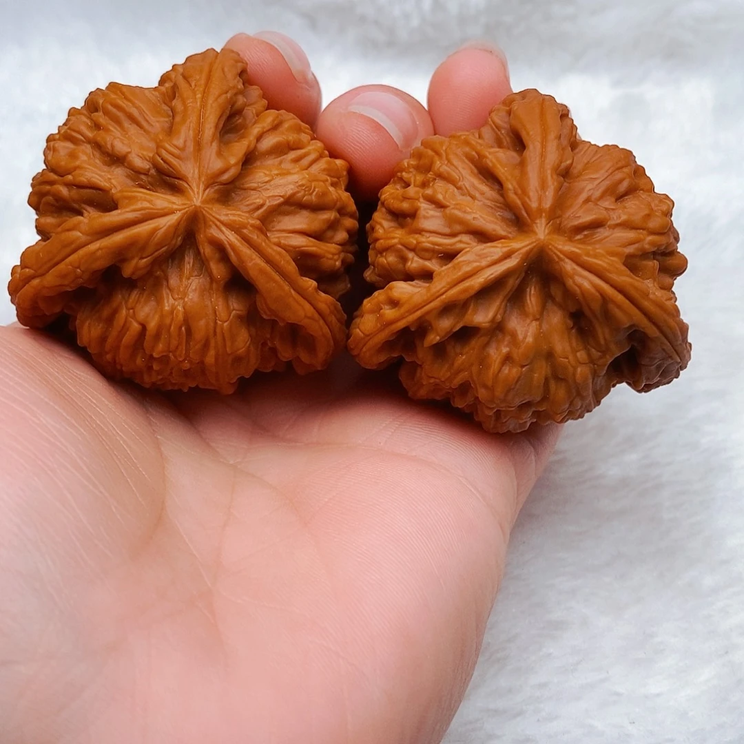 张***军文玩核桃吊坠三棱