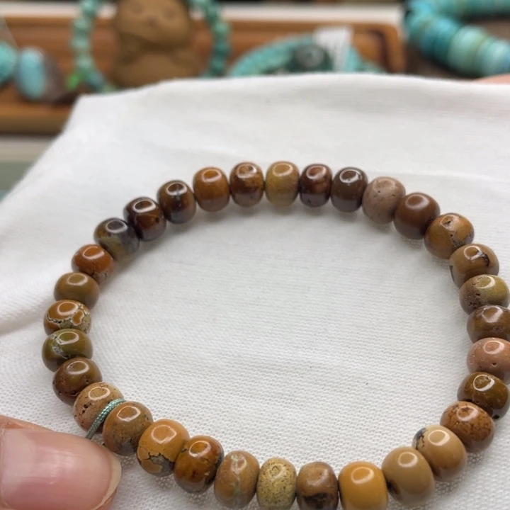 绿松石未镶嵌珠宝