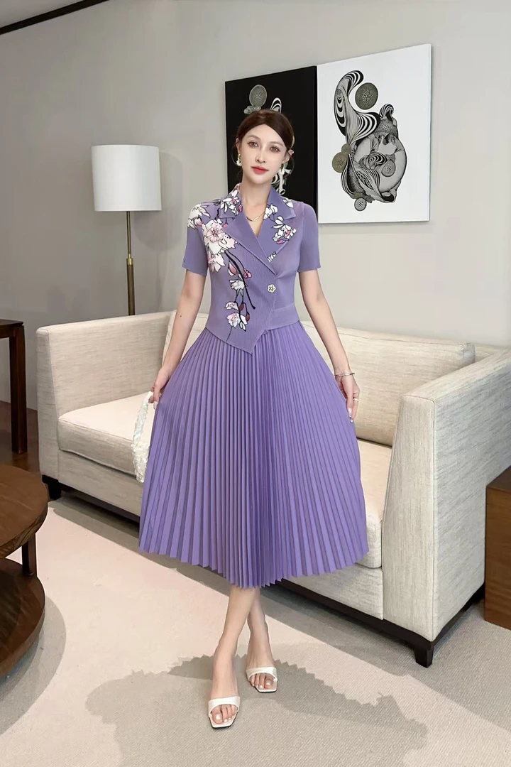 2025新款褶皱西装领女装显瘦短袖衫连衣裙修身气质时尚高端