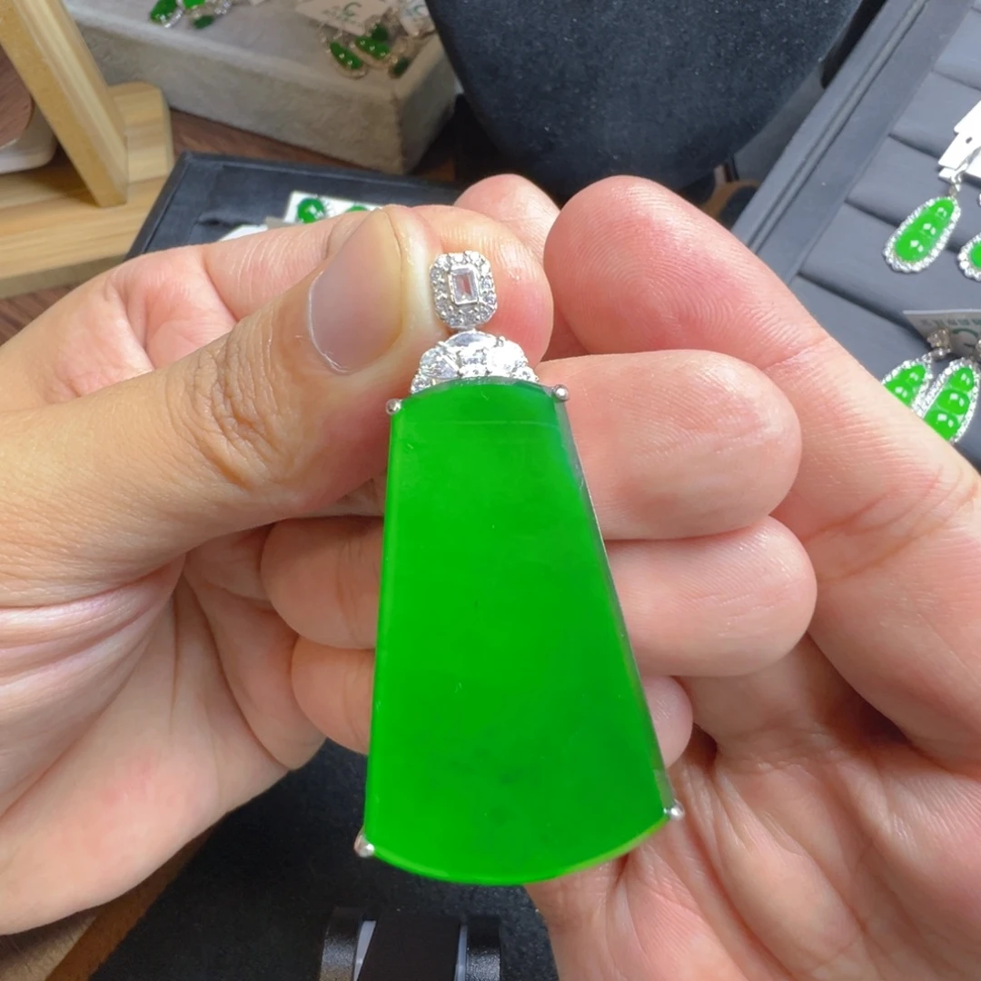 翡翠银S925镶嵌颈饰