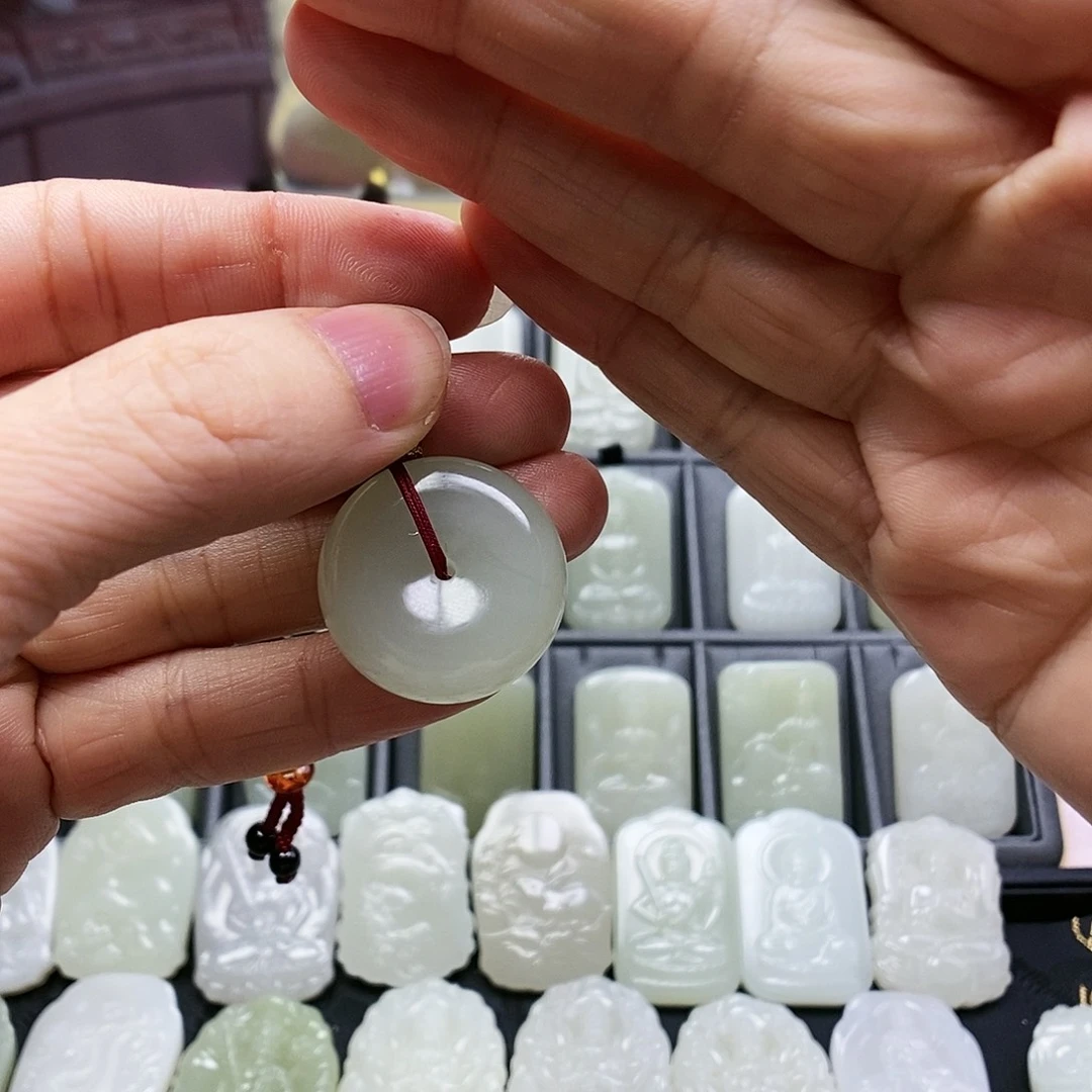 和田玉颈饰未镶嵌三****计