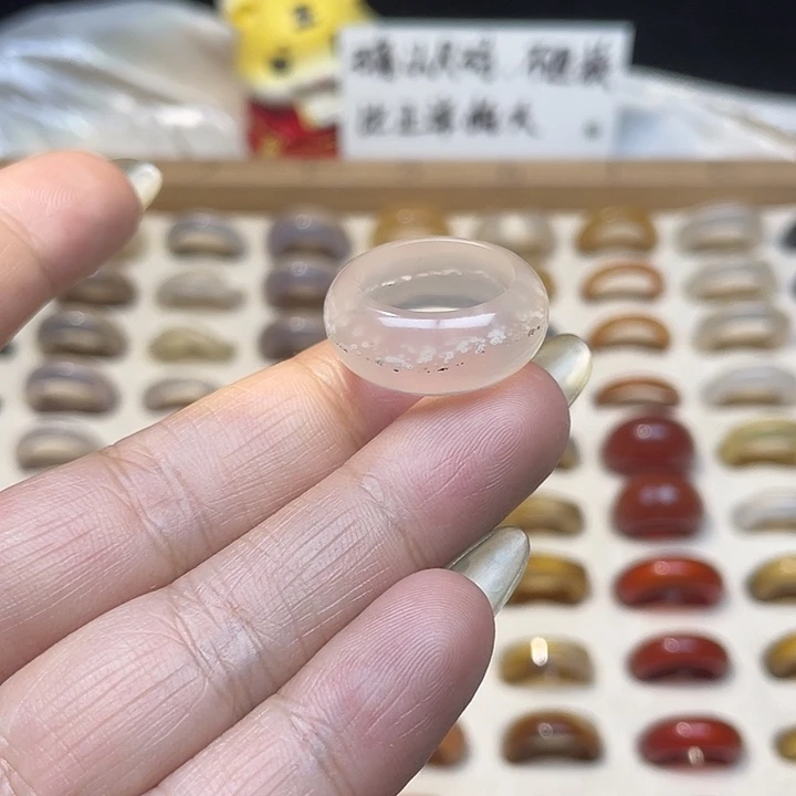 玛瑙/玉髓未镶嵌戒圈A18港12不退换