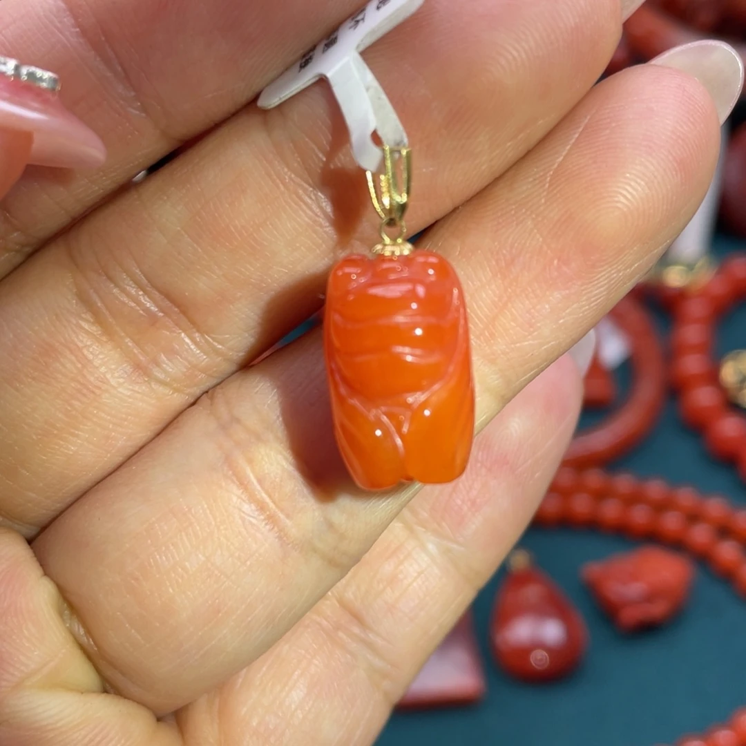 南红玛瑙18K金镶嵌保山南红一鸣惊人吊坠