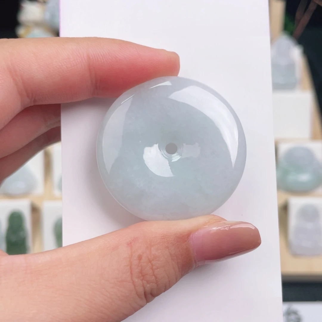 颈饰未镶嵌翡翠平安扣