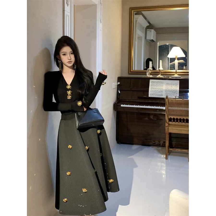 黑色立体花朵v领长袖T恤上衣女秋季气质套装伞裙a字半身裙两件套