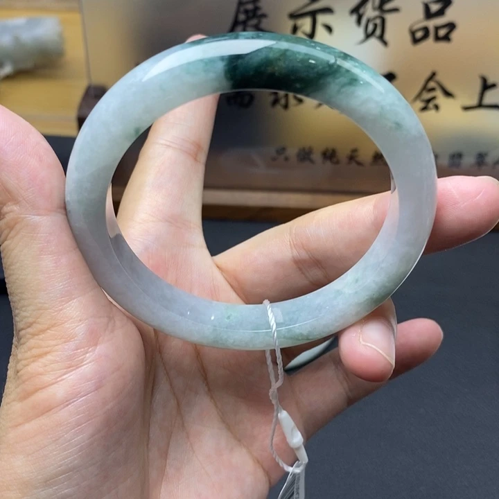 翡翠未镶嵌手镯翡翠
