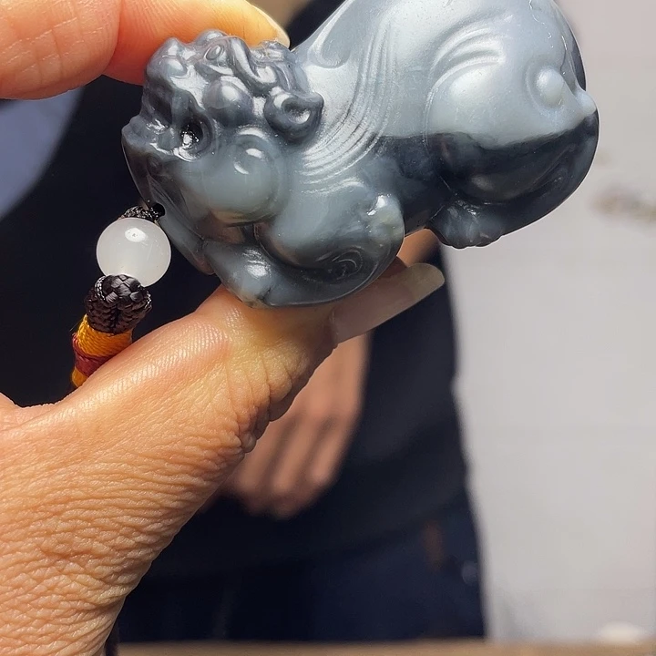 和田玉未镶嵌把件