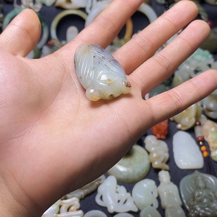 惟***财颈饰未镶嵌和田玉（糖玉）