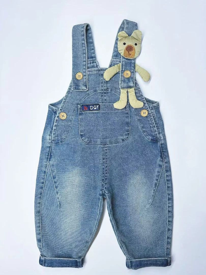 秋季儿童肩带小熊深色牛仔背带裤休闲潮酷痞帅童装