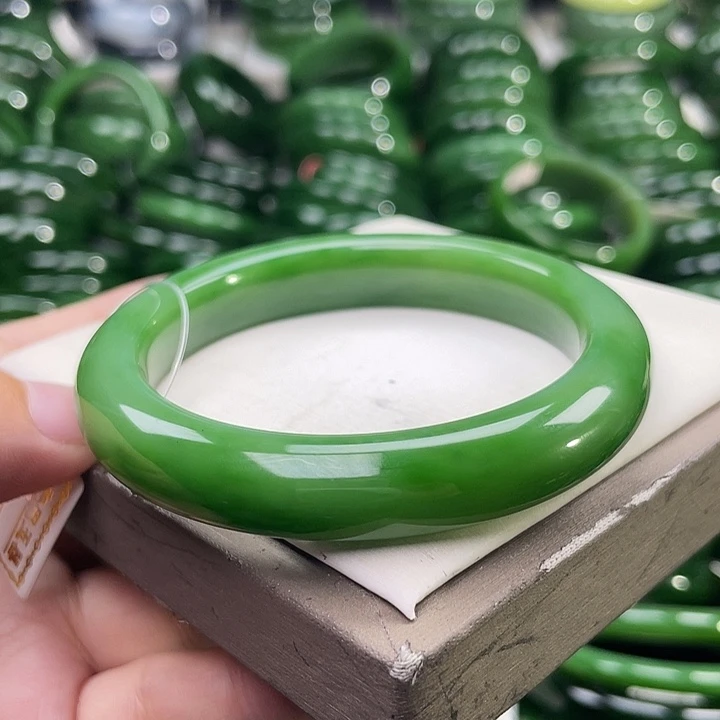 未镶嵌手镯和田玉（碧玉）