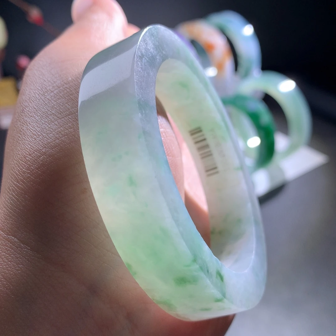 定制翡翠未镶嵌手镯