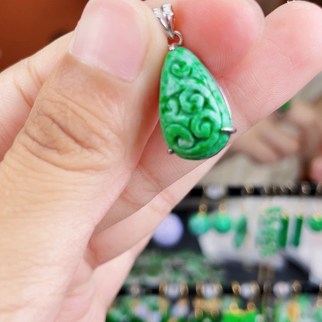 银S925镶嵌翡翠耳饰