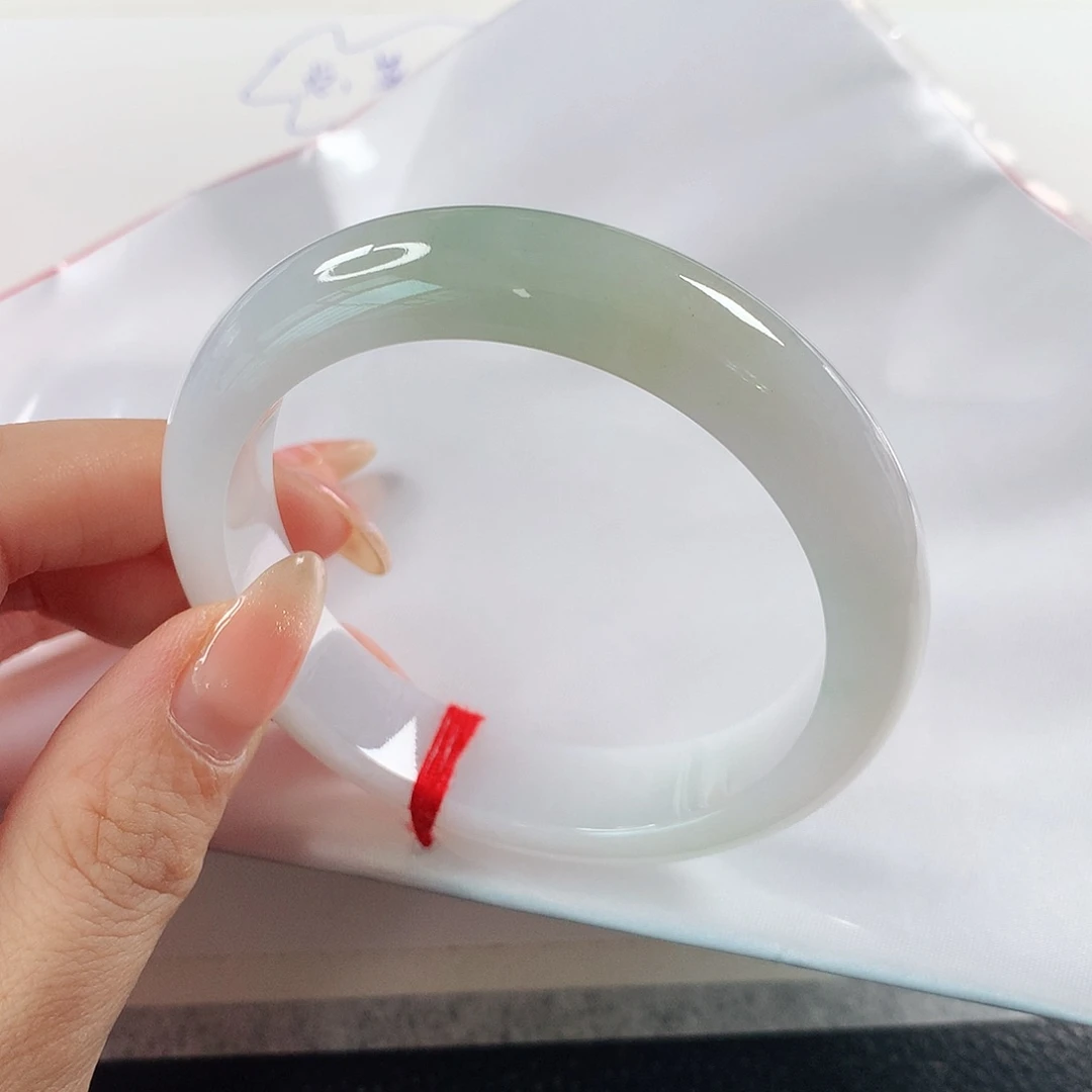 翡翠手镯未镶嵌非**扰 正圈