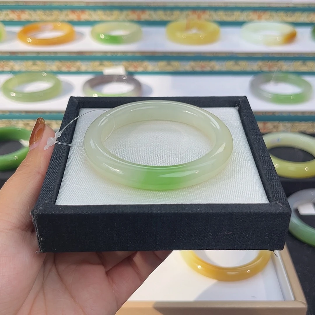 和田玉未镶嵌手镯-翠青手镯