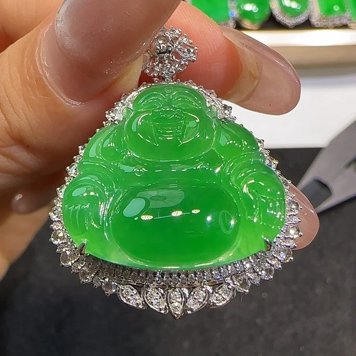 翡翠18K金镶嵌颈饰佛公