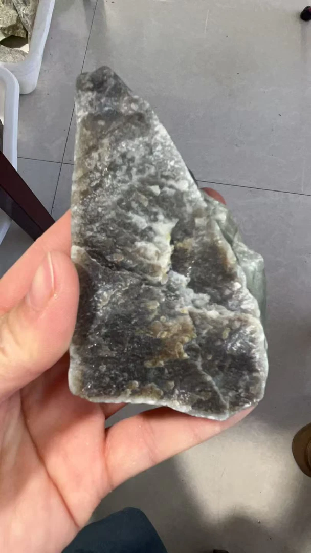 糖白和田玉原石毛料