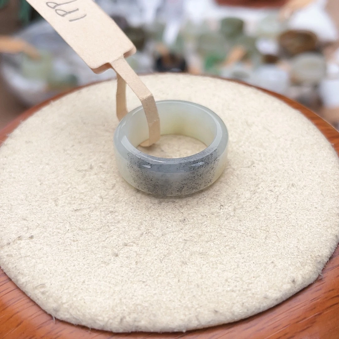 未镶嵌戒指和田玉Q20一抹墨18.0不退换