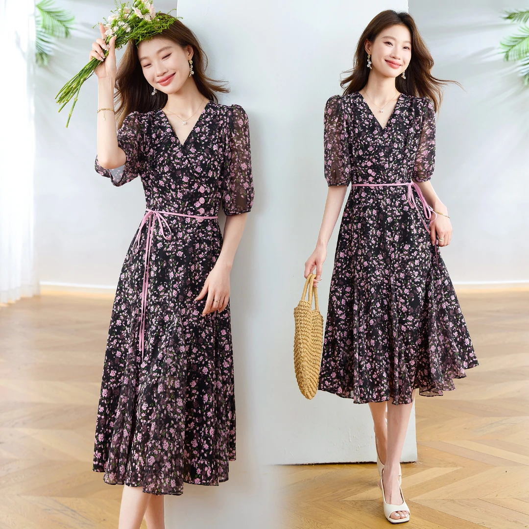 法式V领碎花连衣裙女2025夏季新款轻熟风气质收腰显瘦中长款裙子