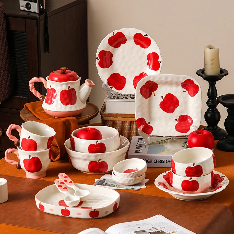 红色苹果可爱陶瓷米饭碗家用2025新款高颜值釉下彩餐具汤碗盘勺子