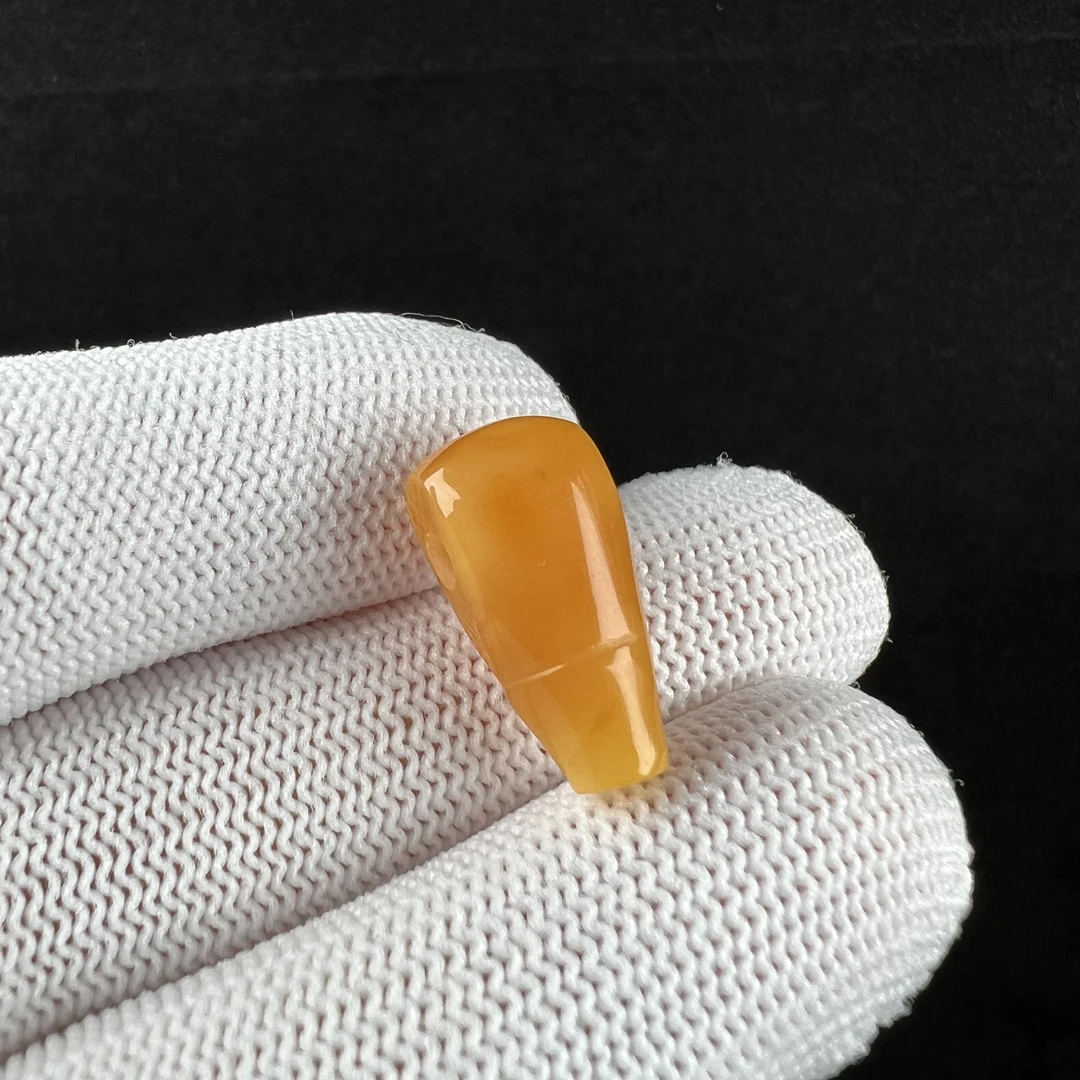 R6259天然原矿蜜蜡 老蜡三通 9.7*18.8mm 100克价