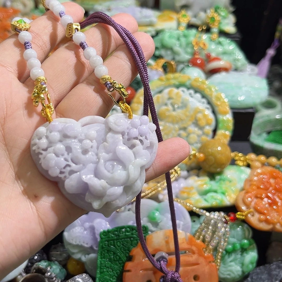 翡翠未镶嵌颈饰待编织