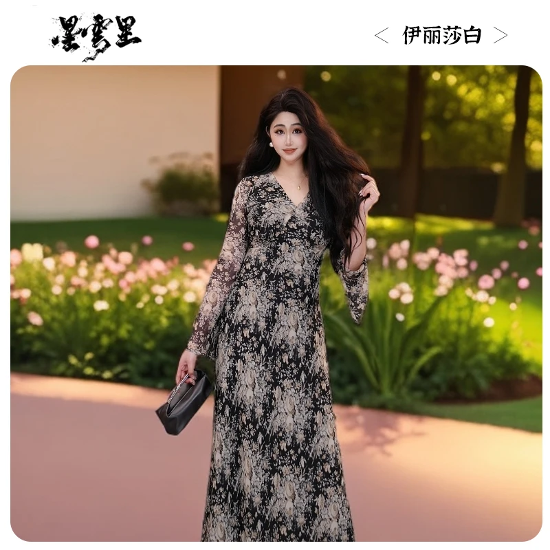 星云里微胖服饰｜伊丽莎白｜新款V领碎花显瘦气质收腰优雅连衣裙