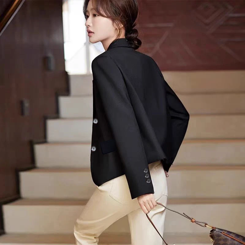 黑色小西装外套女短款春秋2025新款小个子今年流行小香风休闲西服