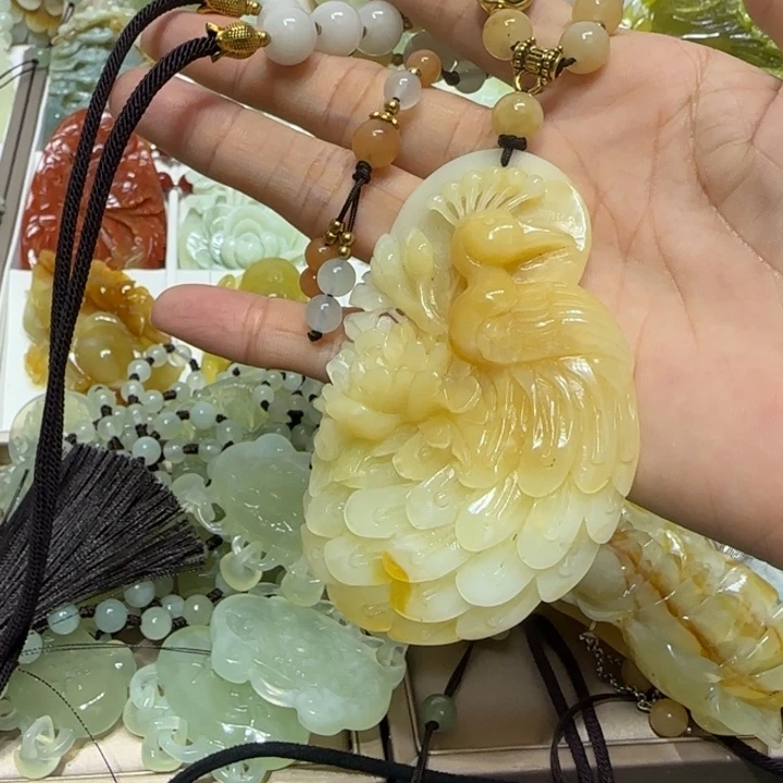 蛇纹石玉吊坠未镶嵌