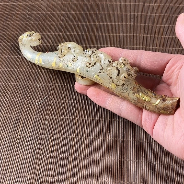 小***杨未镶嵌和田玉挂件