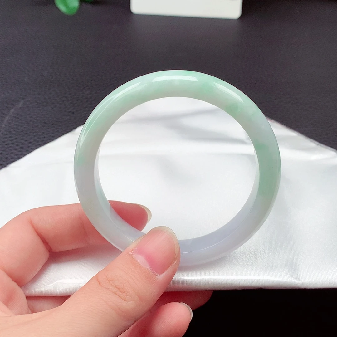 翡翠未镶嵌手镯翡翠