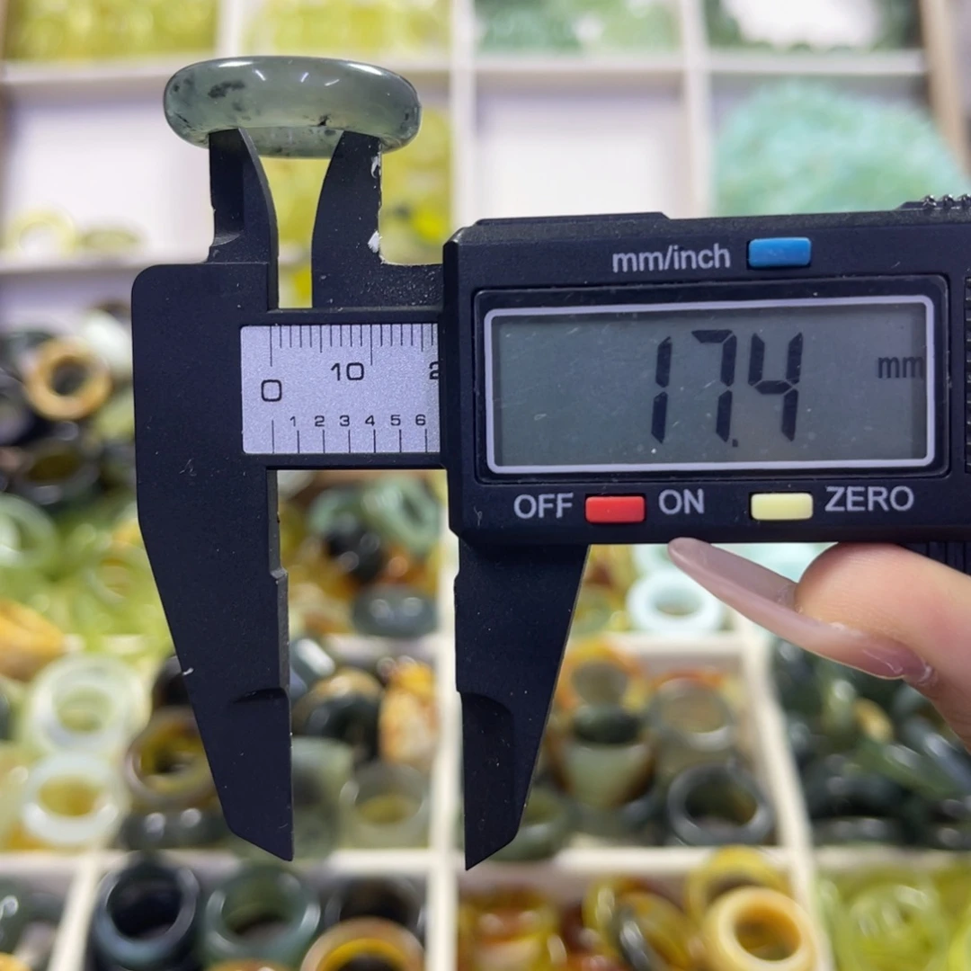 蛇纹石玉未镶嵌手镯83