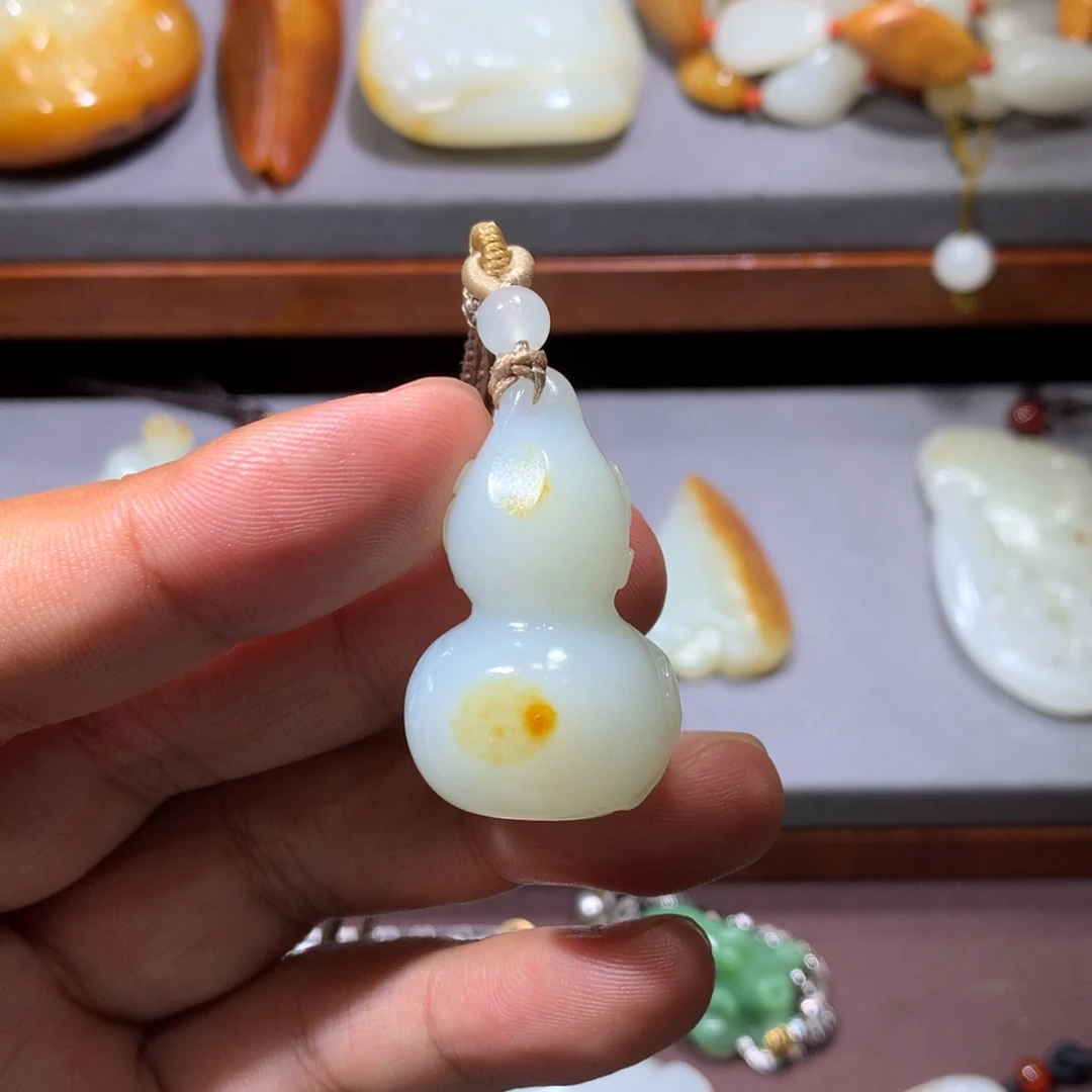 鹿***亽和田玉未镶嵌颈饰