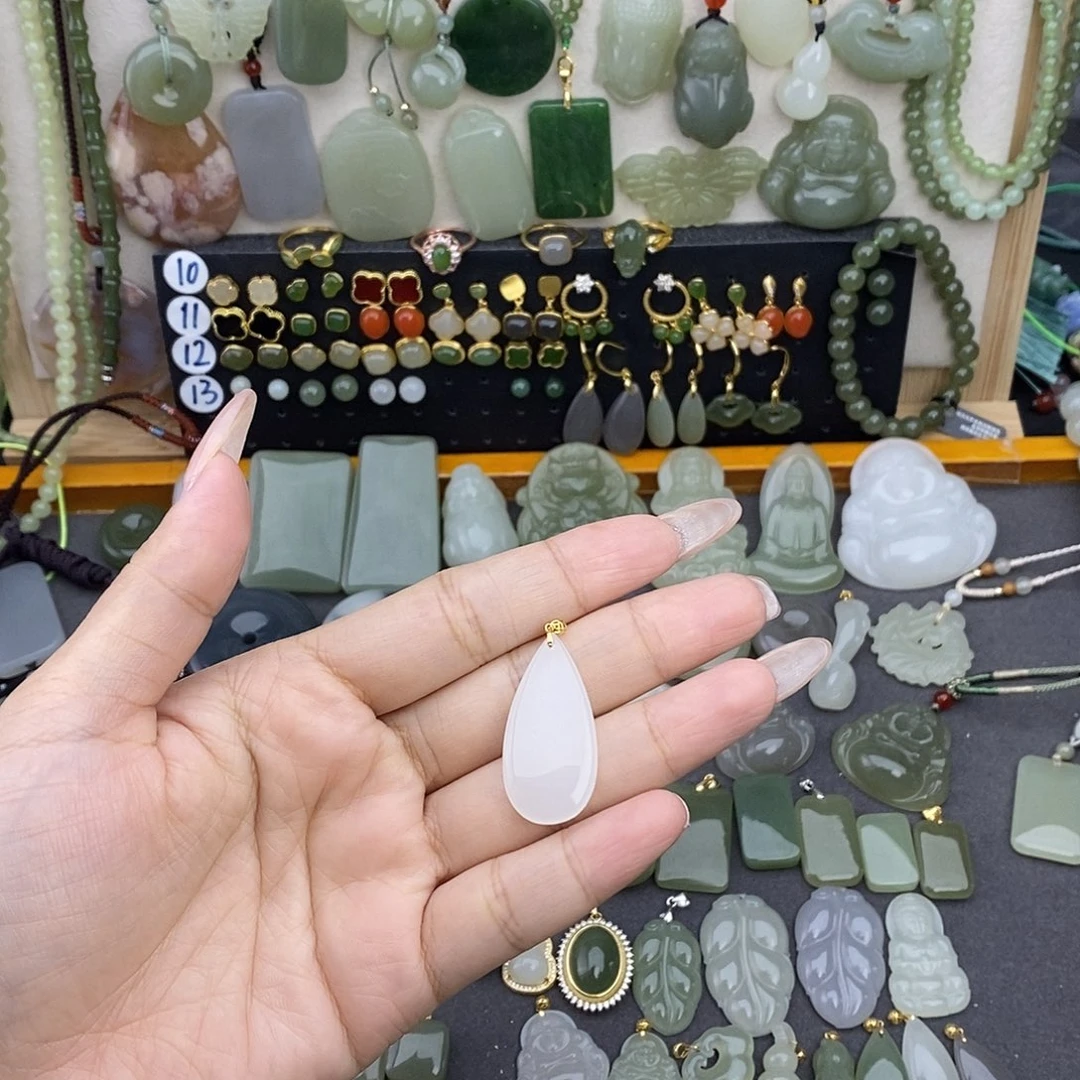 和田玉18K金镶嵌吊坠(不含链)