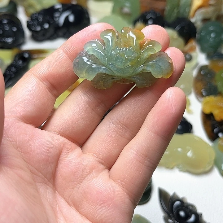 未镶嵌蛇纹石玉颈饰