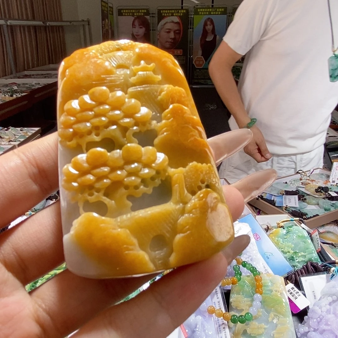 翡翠未镶嵌颈饰翡翠