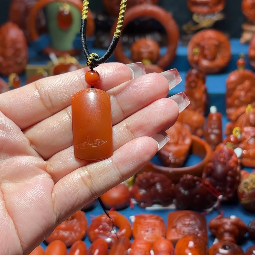 未镶嵌雕刻南红玛瑙