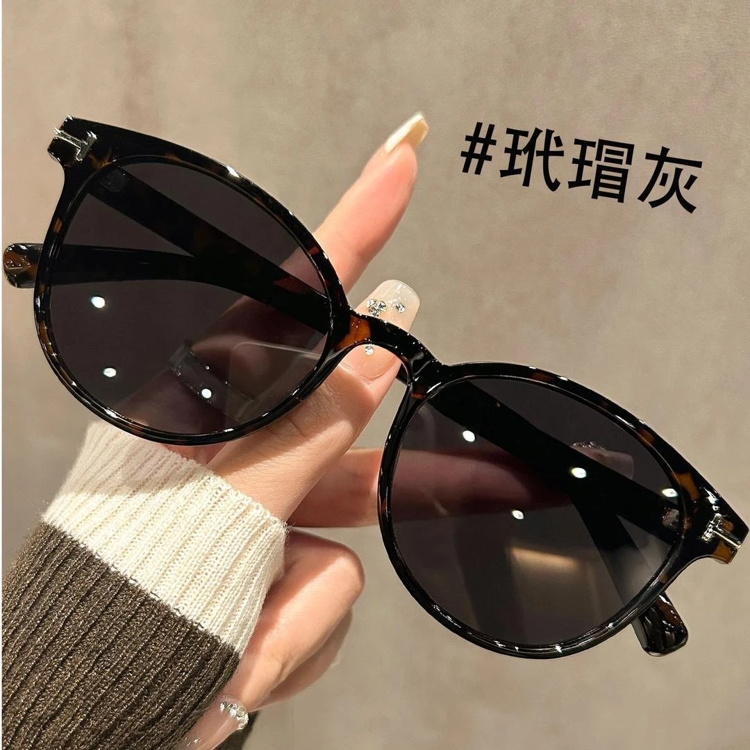 超轻TR90墨镜女款高级感偏光防紫外线遮阳太阳眼镜2025新款套装女